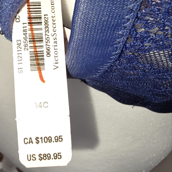 Victoria's Secret - Picture 9 of 9